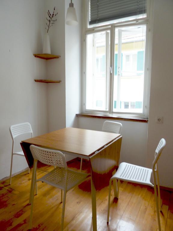 Apartment Jakominiplatz Грац Номер фото
